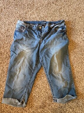 Lane Bryant Women's Washed Blue Cropped Denim Capris